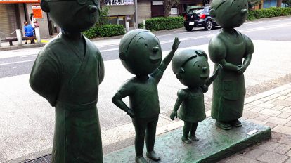 日体大の最寄り駅にて。アニメよりも素朴な表情な波平氏に見送られながら、日々苦しい筋トレへと向かいます。