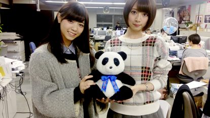 anan-editors-1955-2 | な、なんと昨年暮れにanan編集部に乃木坂46の２人（右・橋本奈々未さん、左・西野七瀬さん）が遊びに来てくれたのです！　しかもその後２人を連れ、マガジンハウスの社内を私が案内することに。各編集部の説明をしながら、束の間女子校の先生気分を味わいました♡