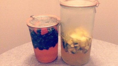 anan 1974号：From Editors：“アカン食生活”から脱却を！ | 誌面でも紹介している“フルーツ酢”。ヨーグルトにかけて食べはじめて2週間、お腹の調子がバツグンに良くなりました。ぜひトライを！