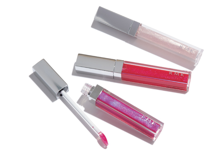 ジェリーのように色づいて、唇にボリュームを与えるグロス